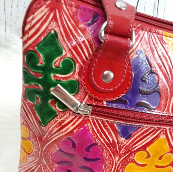 VIVID by Sukriti 100% Leather Red Damask Pattern Hand-Painted Bag - Picture 4 of 16